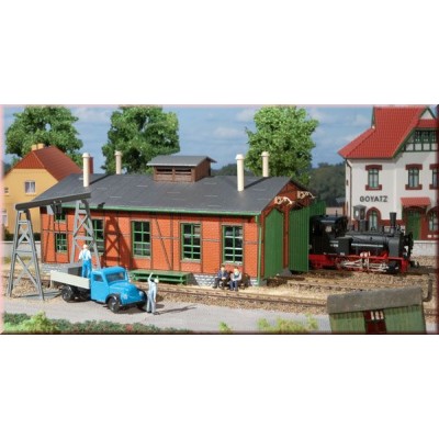 Auhagen 11355 lokomotywownia 2 stanowiskowa waskotorowa 170 x 110 x 90 mm (H0e)