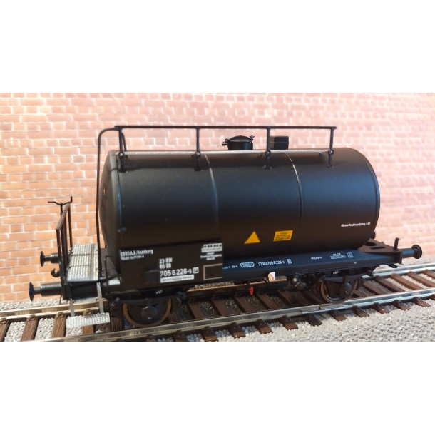 Exact Train 20616 wagon cysterna ESSO DB 2380 705 6 226-5P ep.IV (H0) 