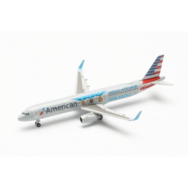Herpa 537162 model samolotu American Airlines Airbus A321 – Medal of Honor – N167AN "Flagship Valor"  (1:500)