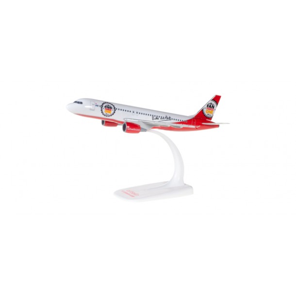 Herpa 611213 samolot  airberlin Airbus A320 "Fan Force One" snap fit (1:200)