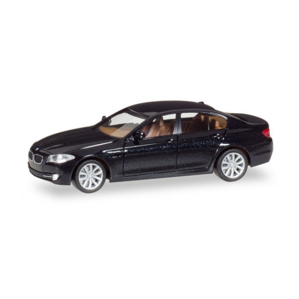 Herpa 034371-002 auto  BMW 5er Limousine ™, schwarzmetallic , czarny met. (H0)